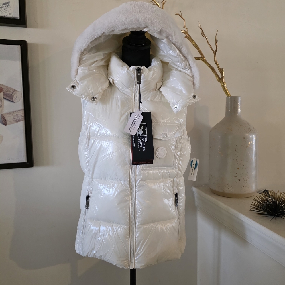 🔥The Recycled Planet White Puffer Vest with Faux Fur Hood